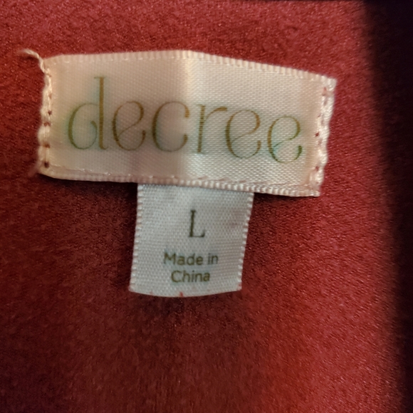 Decree Burgundy Fringed Vest - Picture 8 of 8